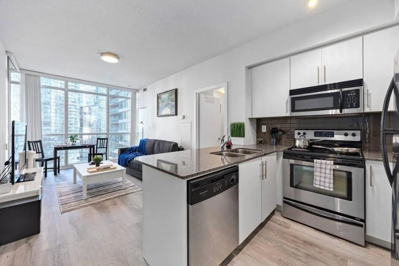 Classy 1Br Plus Den W Amazing Skyline View And Wfh Toronto Canada