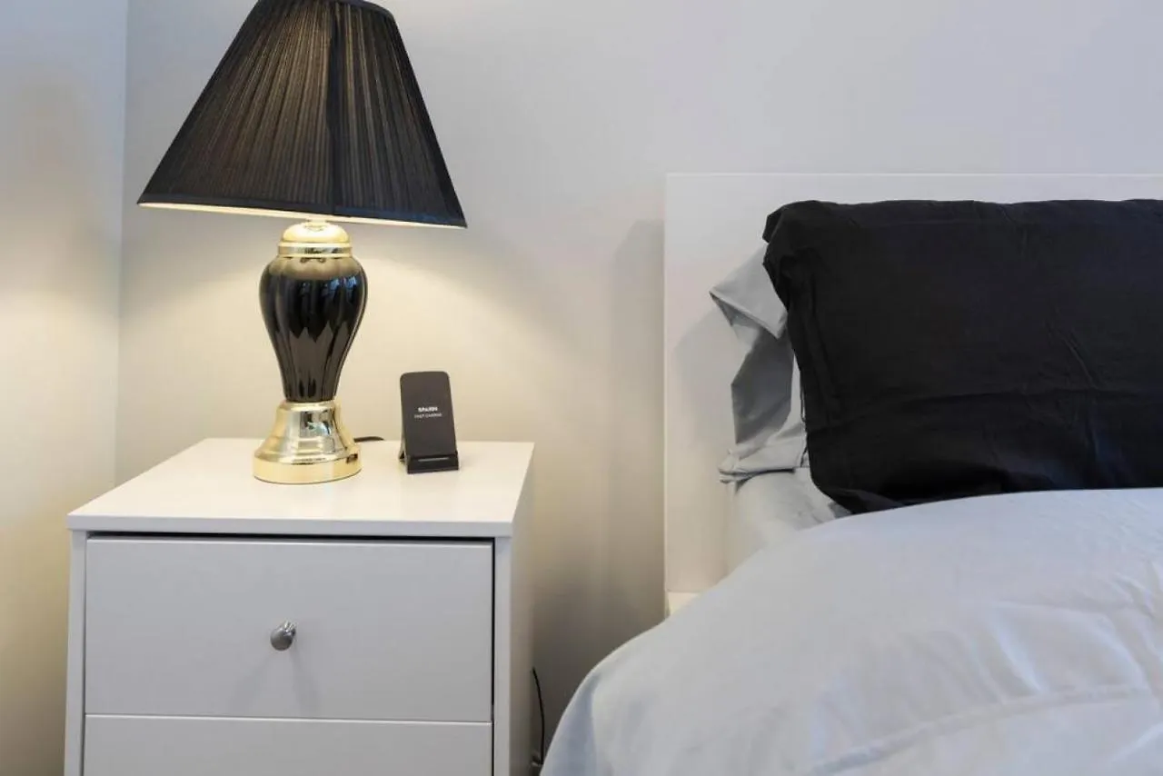 Classy 1Br Plus Den W Amazing Skyline View And Wfh Toronto 0*,