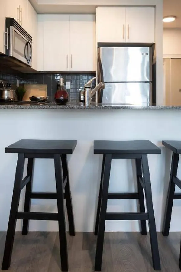 Holiday home Classy 1Br Plus Den W Amazing Skyline View And Wfh Toronto