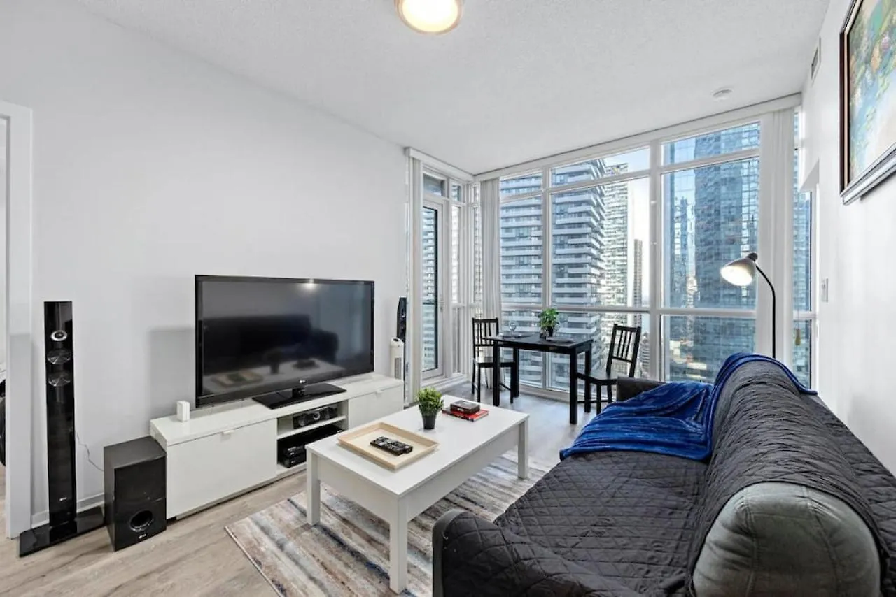 Classy 1Br Plus Den W Amazing Skyline View And Wfh Toronto